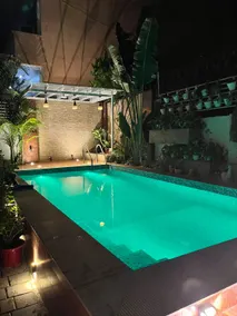 Luxury Stay: Private Home with Jacuzzi & Pool - Image 4