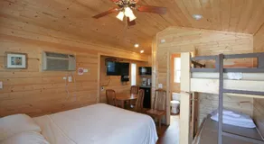 Lake Conroe Queen Studio Cabin 5 - Image 2
