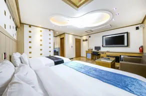 Yeosu Apple Hotel - Image 2