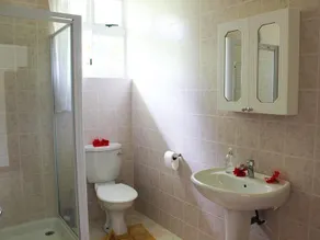 Le Chevalier Bay Guesthouse - Image 2
