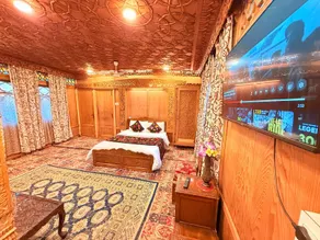 Royal dandoo Houseboat - Image 5
