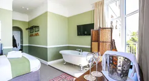 The Wellington Hotel - Image 2