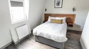 Broadcroft Hotel - Image 2