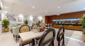Saltstayz Premier Near Sector 44 Corporate Hub - Image 3