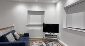 Beautiful 1 BED Serviced APARTMENT COBHAM Town Centre - Image 2
