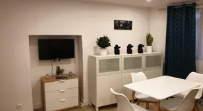 Alex Place's - Image 5