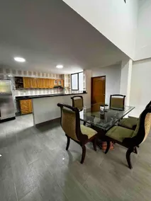 Penthouse W/ jacuzzi in Lleras park - Image 4