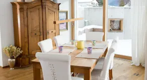 Family oasis with garden and fireplace - Image 3