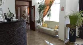 RHC Royal Hotel - Image 3