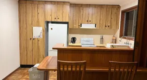 Queen Room in Two Story House - R8 - Image 5