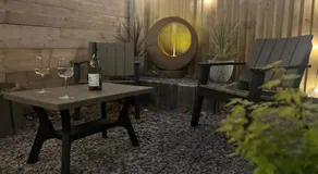 Posh Little Cottage - Image 2