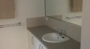 Room for rent - Image 4