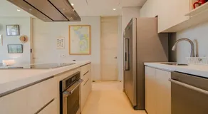 2BR apartment with balcony and amazing views - Image 4