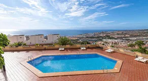 Top floor with ocean view - Image 3