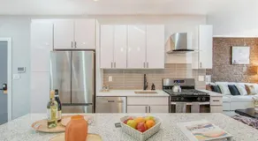 Pent House on Bruckner New Luxe 2BR 2BA King Bed Fast Wi-Fi 15 Mins to Times Square - Image 5