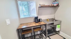 Air Conditioned! Paradise Park Brand new 2-bedroom Suite - Image 4