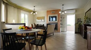Casa Anthea 3 Bedroom Apartment With Garden - Image 3