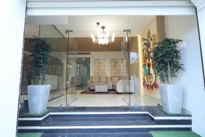 Kumaran Grand - Luxury Rooms - Image 3