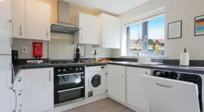 Wavendon House • Sleeps 6 • Driveway Parking • Garden • Fast Wifi • Smart TV • Yoko Property - Image 2