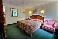 Rodeway Inn Lake George Outlets (ex French Mountain Inn) - Image 5
