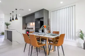 Rousehill 5Br near Shopping Centre&Train - Image 4
