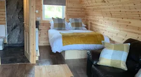 Pond View Pod 1 with Outdoor Hot Tub - Fife - Loch Leven - Lomond Hills - Image 2