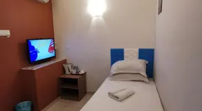 Dolphin Hotel - Image 5
