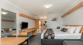 Flag Motor Lodge - Image 2