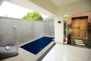 Uma De Villa - Image 5