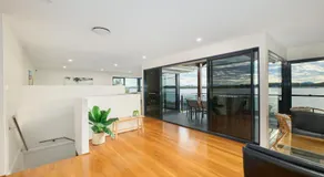 Riverside Luxury - Image 5