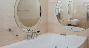 Hotel Resident - Image 2