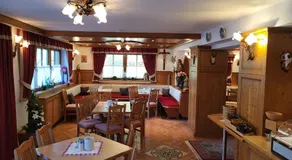 Hotel Garni Landhaus Trenkenbach - Image 2