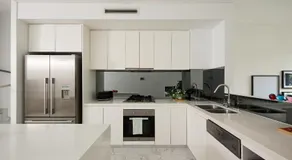 Luxury 5BR Home - Park Views - Near CBD & Airport - Image 5