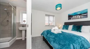 Oulton Broads New Build Holiday Home 3 Bedroom- 3 Bathroom with Free Parking - Image 2