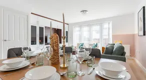 Stylish & Chic 3 bed House - Image 3