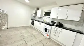 Kent House Suites - SE26 - Image 2