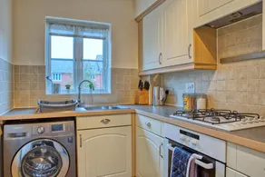 OPP Apartments HW -Contractors, M5 link, Sowton, Exeter City, free parking&Wifi - Image 4