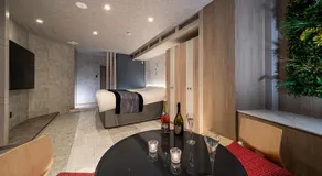 HOTEL X - Image 2