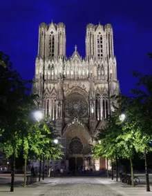 Hyper centre ville de Reims avec parking - Image 5