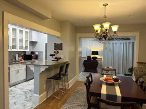 The Elegant Spring House Loft - Image 4
