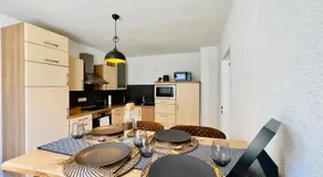 Ferienwohnung ländliche Atmosphäre Geräumig mit Arbeits und Parkplatz Küche Netflix perfekt für Gruppen - Image 3