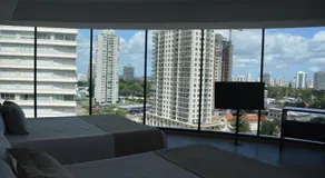 Don Hotel - Image 4