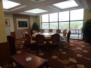 Longyuan Holiday Hot Spring Hotel - Image 2