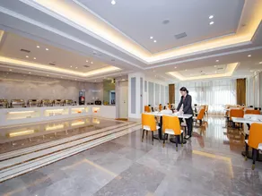 Vienna Hotel Jingzhou Development Zone Olympic Sports Center - Image 3