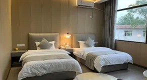 Jinyang Xinyi Hotel - Tianfu International Airport - Image 2