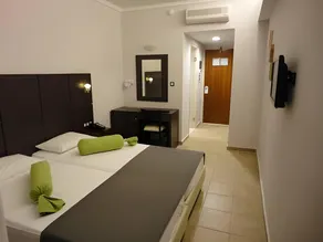 Imperial Hotel - Image 2