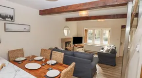 1 Grosvenor Farm Cottages - Image 3