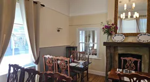 The swan at compton - Image 4