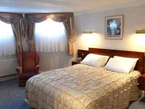 Gatwick Cambridge Hotel - Image 5