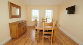 Inish House - Image 4